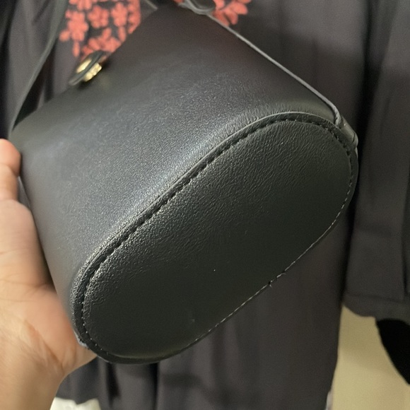 LOV Black Sling Bag | NWT - Picture 7 of 10